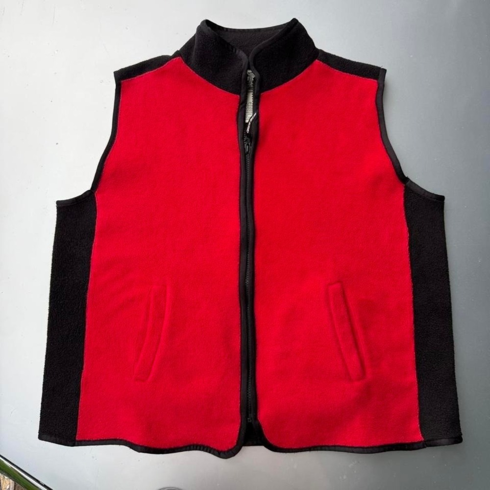 Vintage Carolyn Taylor Red fleece vest with black trim